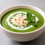 cremiger Matcha Kokos Smoothie - featured image