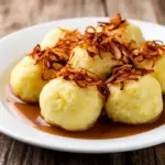 Kartoffelknödel mit Röstzwiebeln - featured image